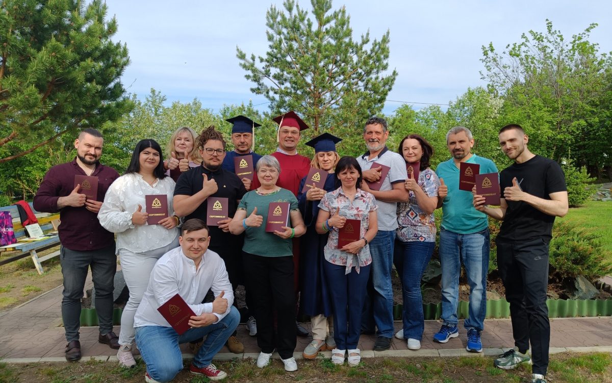 26-28 мая 2023 состоялся заключительный семинар базового курса «Школа кинезиологического массажа» в Омске.